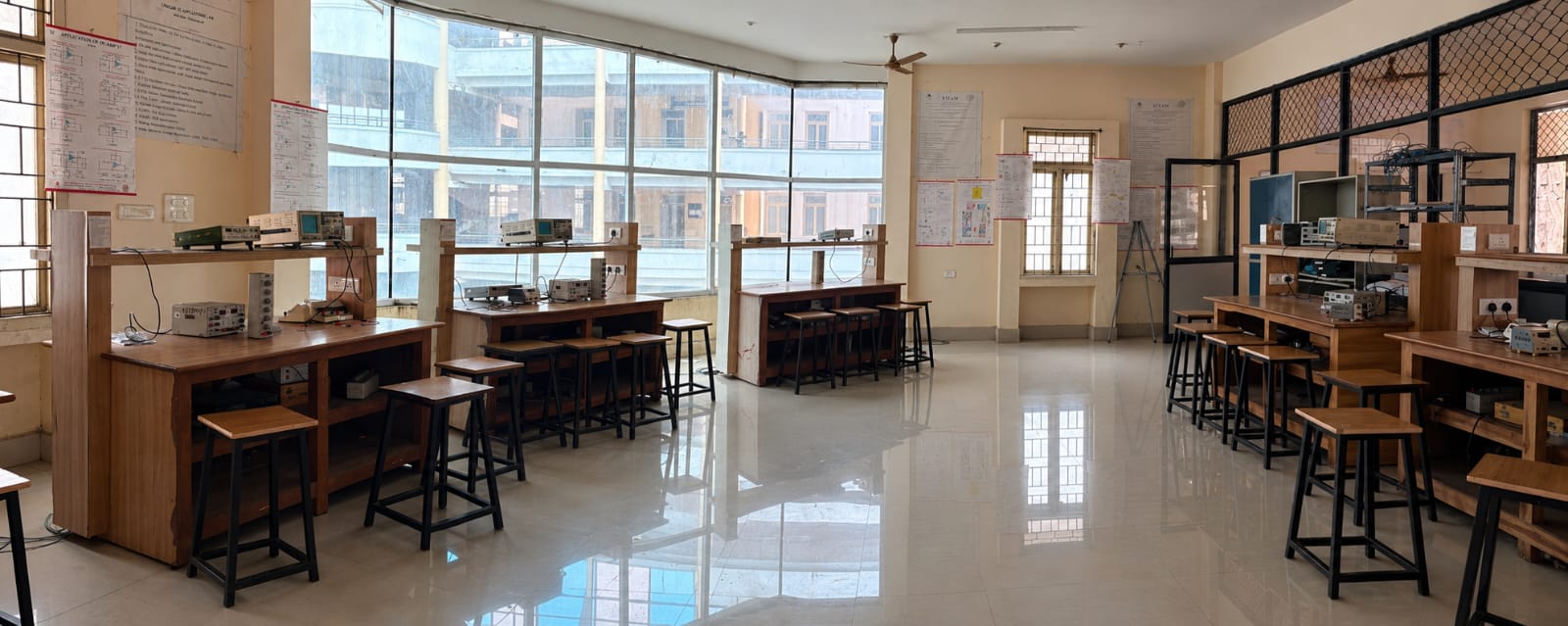 Electronic Devices and Circuits (EDC) Lab